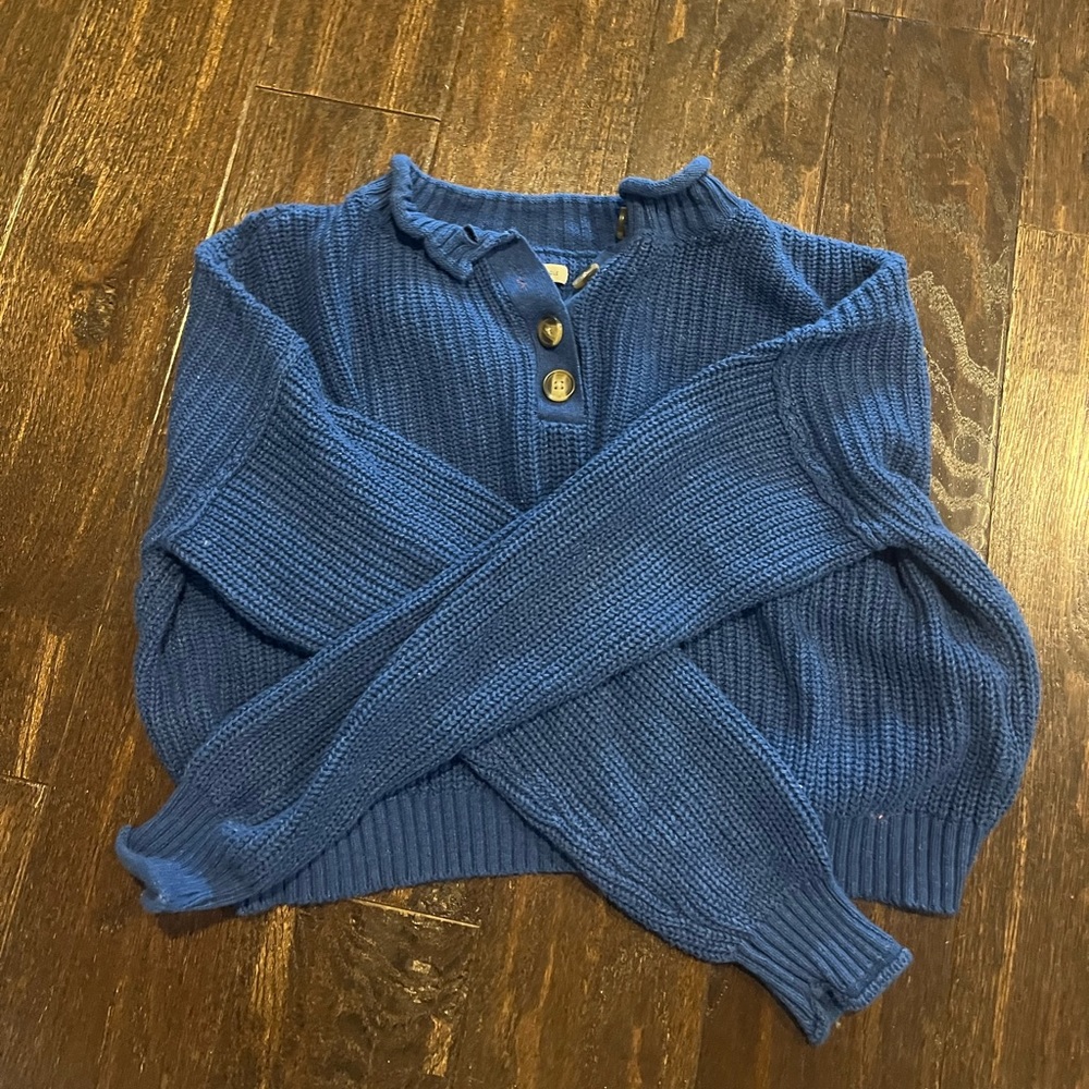 super cute blue sweater with buttons!!